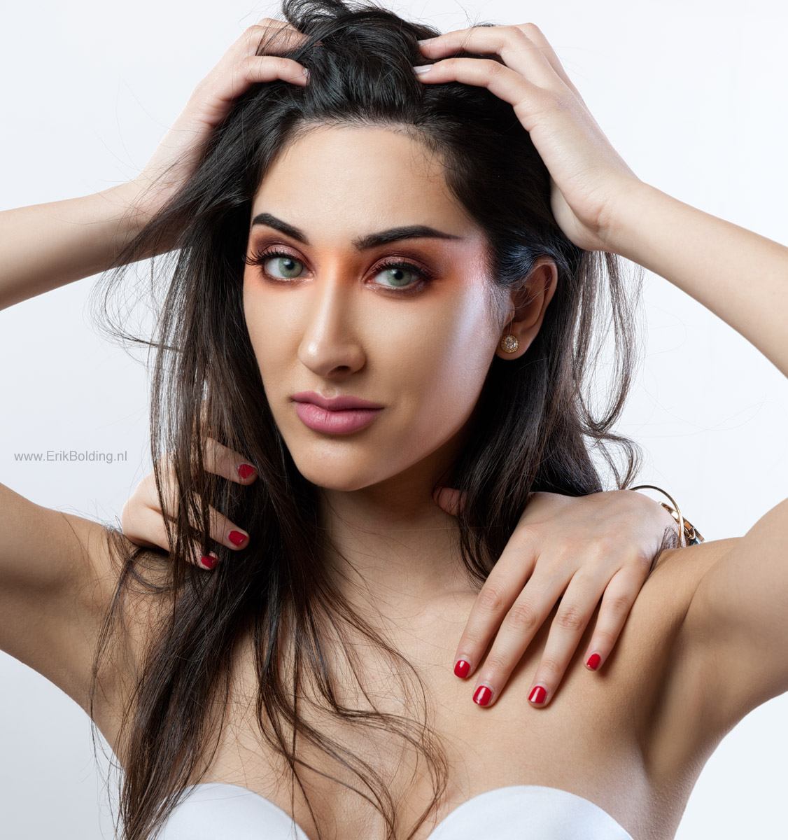 Kim Kardashian make-up in fotoshoots